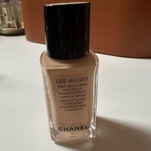 CHANEL LES BEIGES Healthy Glow Foundation Hydration and Longwear B30